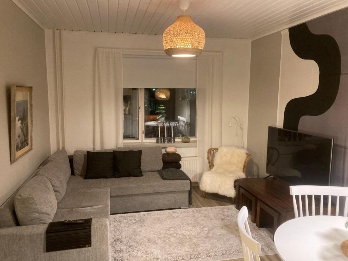Mukava Saunallinen Kaksio Omalla Sisaeaenkaeynnillae Ja Ilmaisella Autopaikalla กัวปิโอ ภายนอก รูปภาพ
